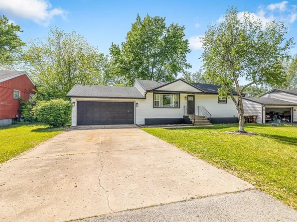 9507 Cincinnati Dr, Machesney Park, IL 61115