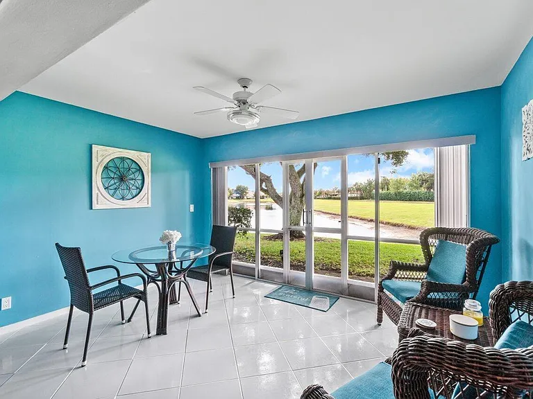 7916 Coral Pointe Dr — Photo 10