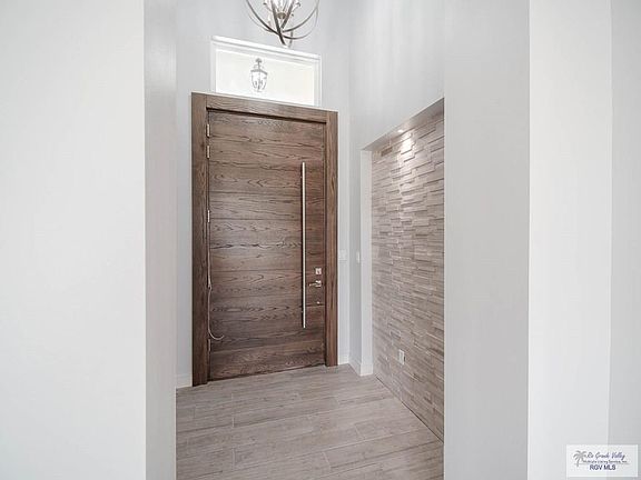 2nd image of 5707 Hidden Oaks