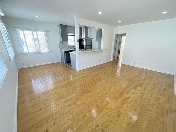 2nd image of 1521 12th St APT 10