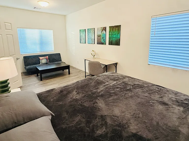 20'x10' oversized Jr Suite w/ TWO closets!