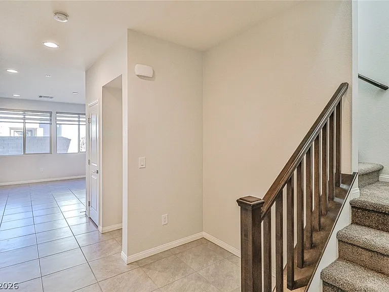 9220 Far Side Ave — Photo 6
