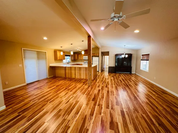 146 W Coast Rd #29, Redway, CA 95560