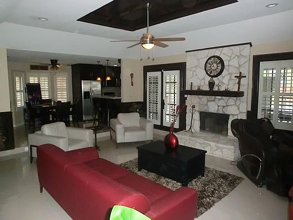 5th image of 820 Park Cir