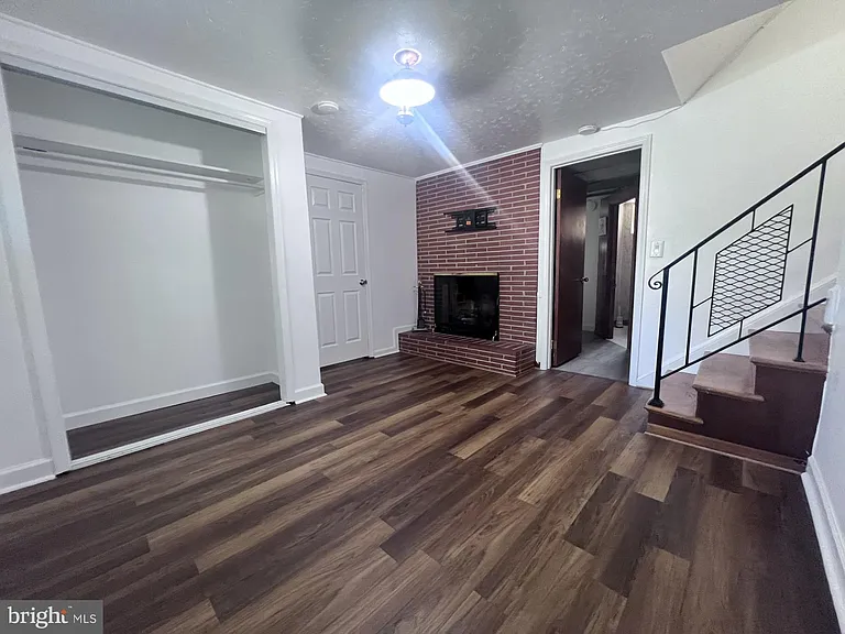 5825 Lamont Dr — Photo 24