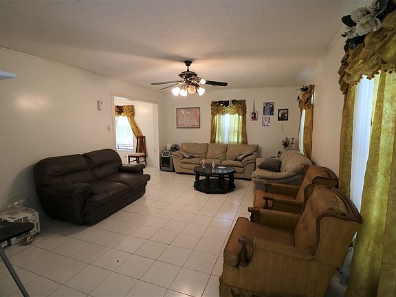 3rd image of 157 W 180th St