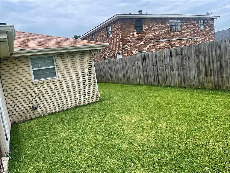 8506 Deerfield St — Photo 13