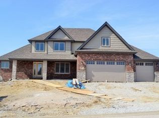 8695 Cullen Dr, Frankfort, IL 60423