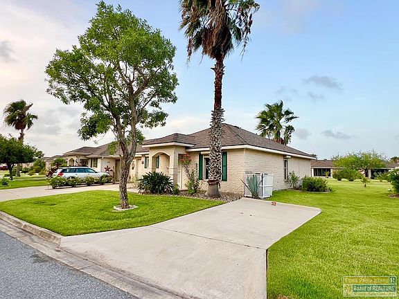 3rd image of 37 Pinehurst Dr