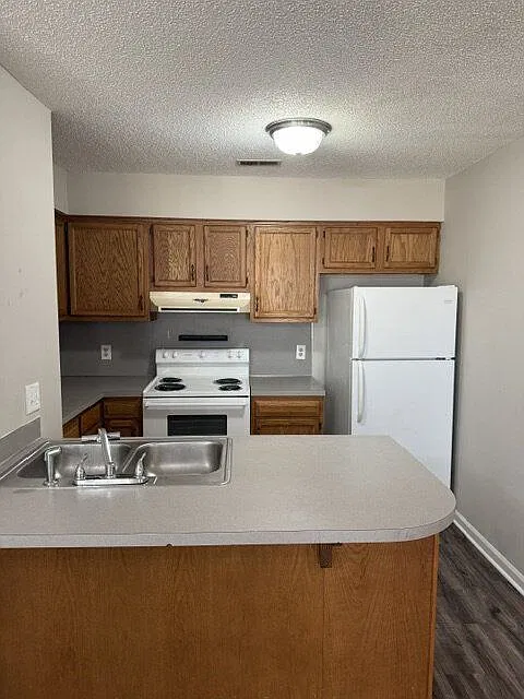 2 bed, 2.0 bath, 1180 sqft, $1,175 — Photo 3