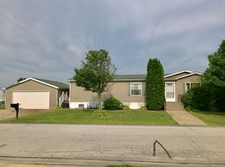 21 Drake Ln, Beecher, IL 60401
