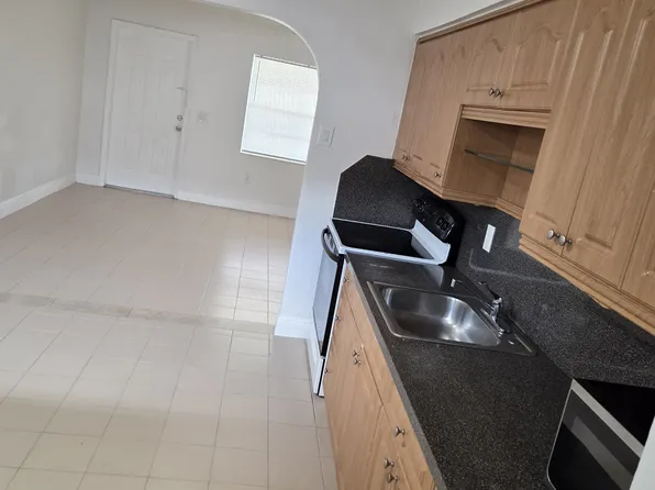 535 NW 43rd Pl, Miami, FL 33126