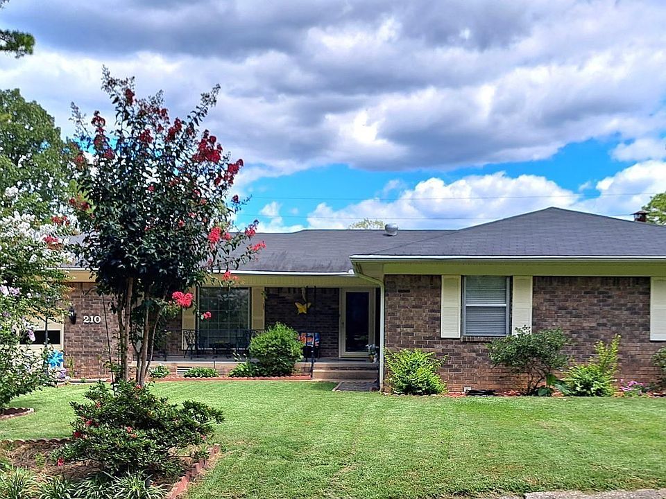 1st image of 210 Mockingbird Ln