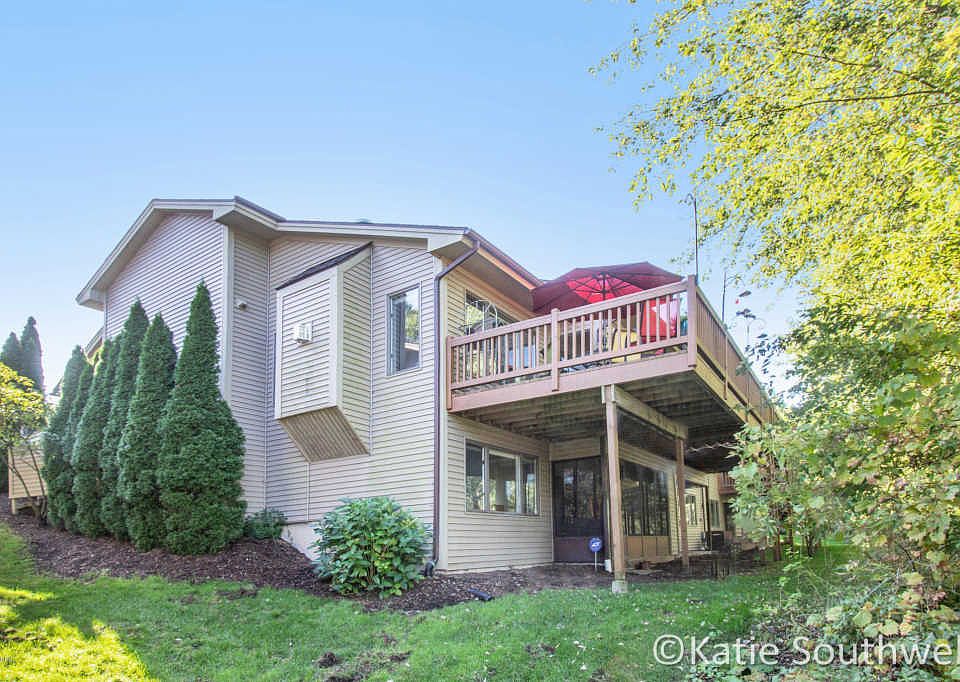 1st image of 3253 Lake Dr SE #8