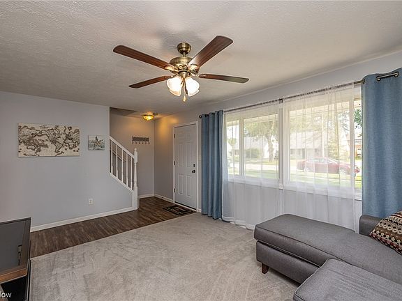 3rd image of 159 Fairpark Dr