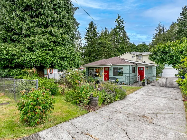 7009 Rainier Dr — Photo 18
