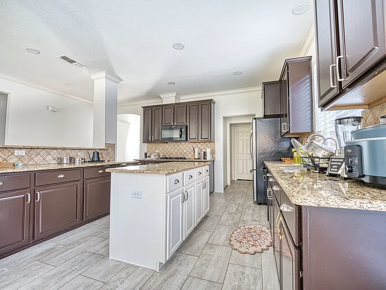 5513 Amber Way — Photo 13