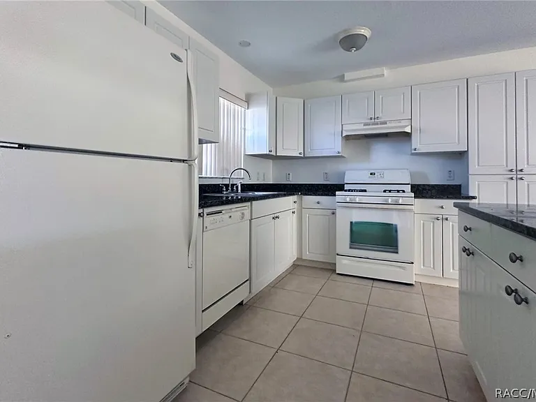 4450 E Windmill Dr #107 — Photo 11