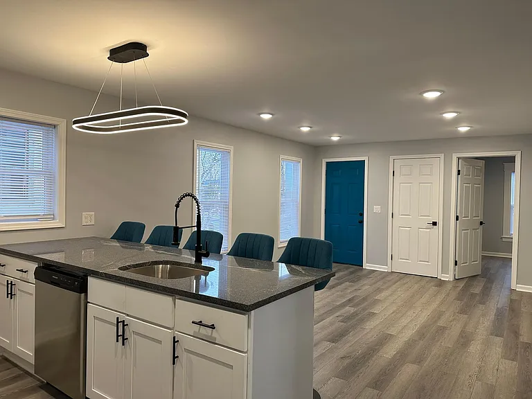 127 Henderson St #1 — Photo 45