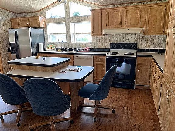 2nd image of 6969 NE 1st Pl