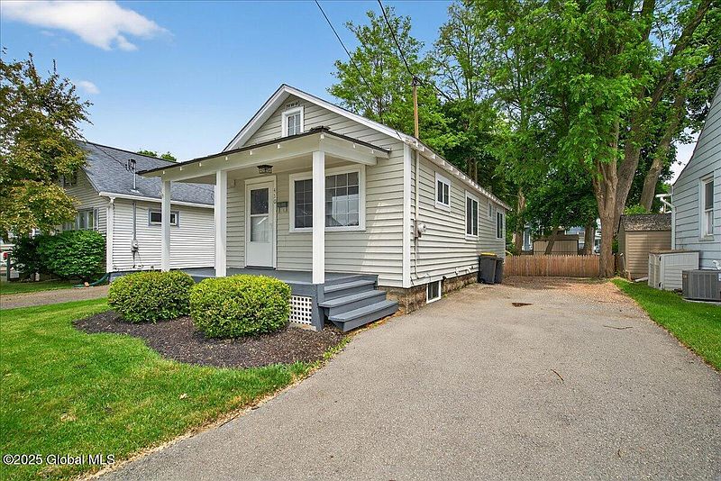 2nd image of 410 Sanders Avenue