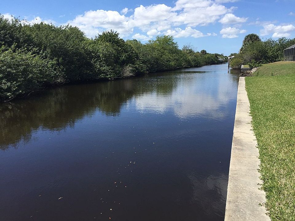 2nd image of 17184 Gulfspray Cir