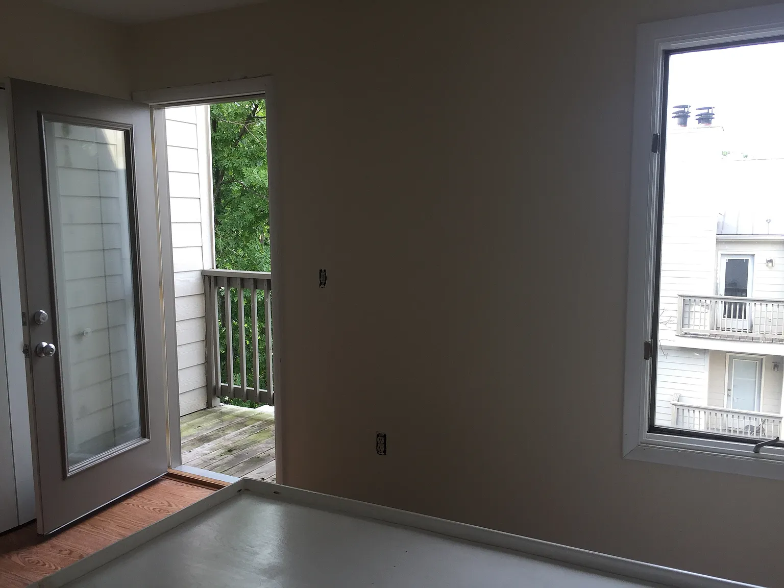 1305 Wertland St — Photo 2