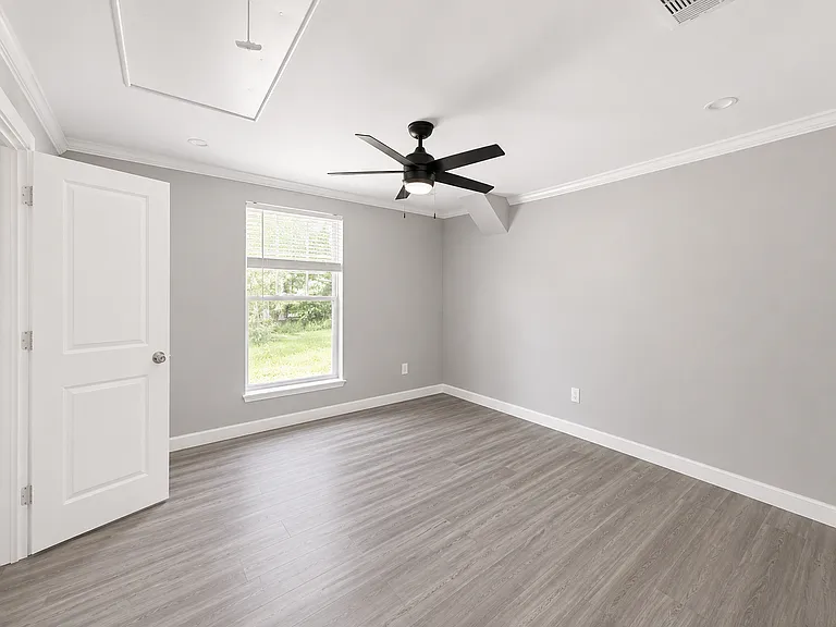 1306 Locust St — Photo 8