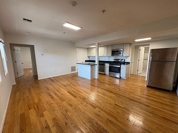 2nd image of 602 5th Ave Rear 303