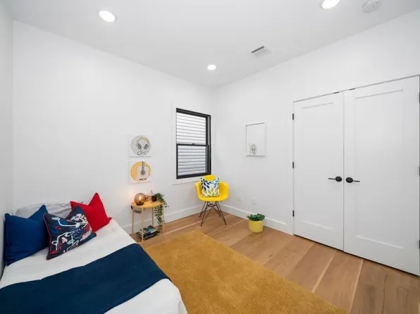 11 Irving Street image 20 of 21