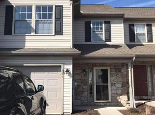28 Granite Dr, East Earl, PA 17519