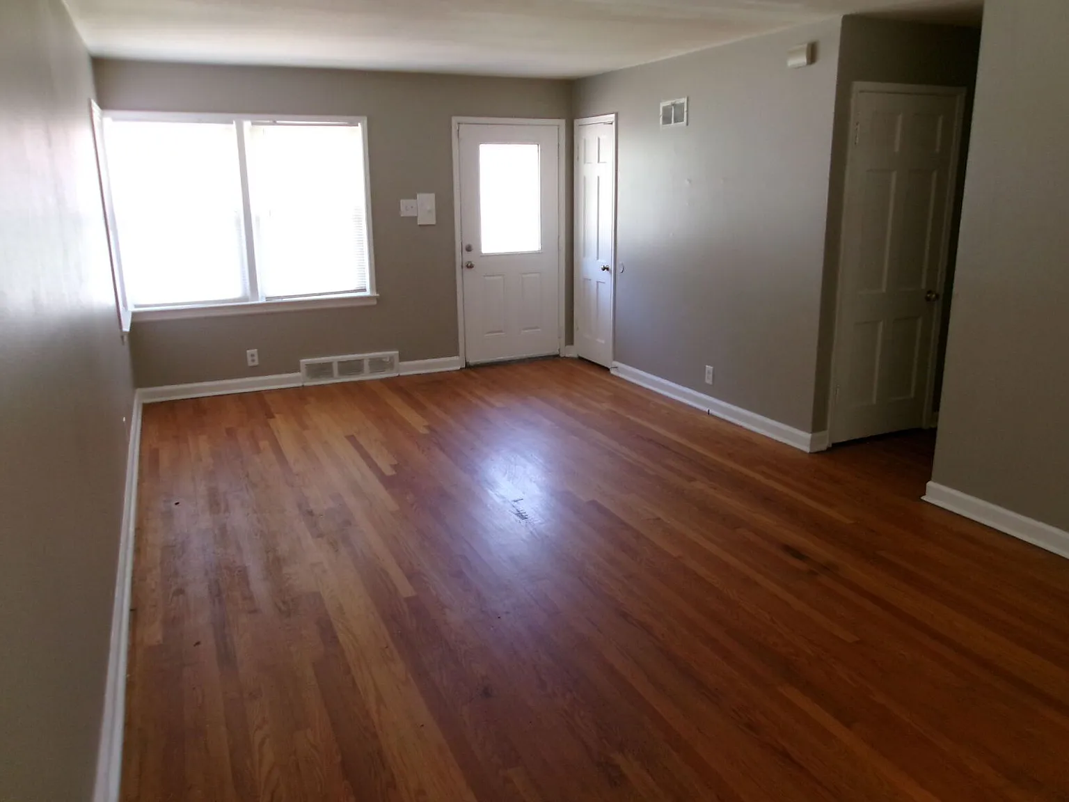 3 bed, 2.0 bath, $1,425 — Photo 2
