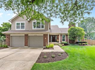 27W074 Maxwell Ct, Winfield, IL 60190