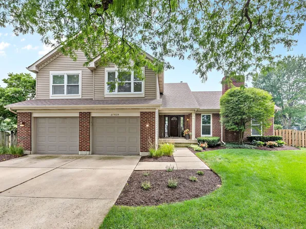 27W074 Maxwell Ct, Winfield, IL 60190