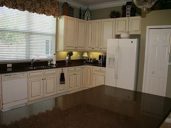 3rd image of 3505 Huntsville Ln