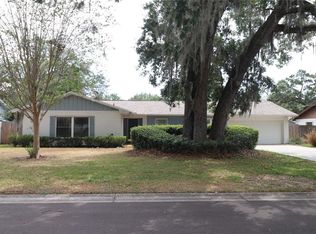 307 Greenview Dr, Brandon, FL 33510