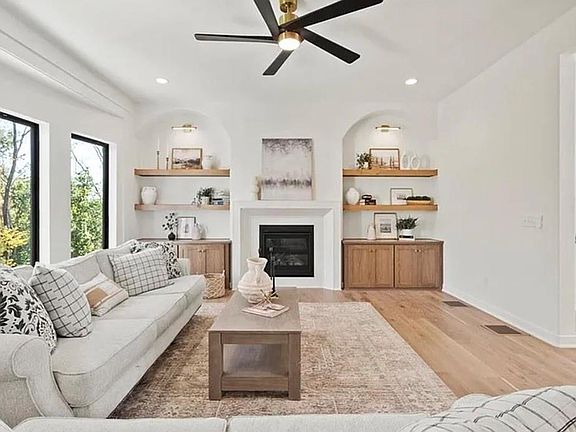 4th image of 4749 NW Sienna Rdg