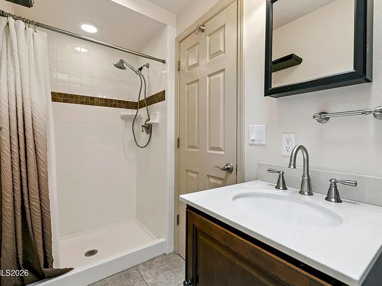 215 Clubhouse Cir — Photo 17