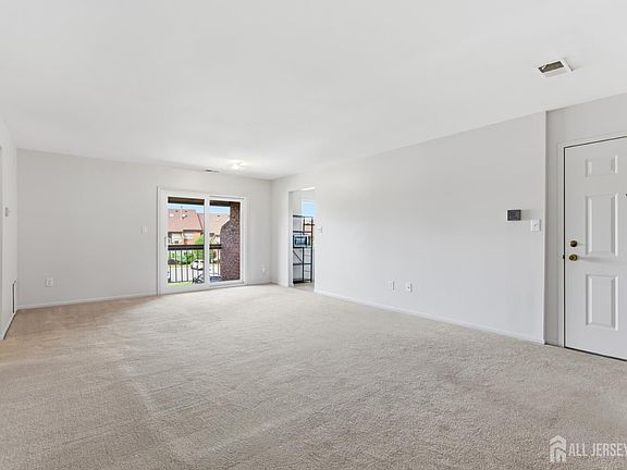 4th image of 114 Beverly Hill Ter #H