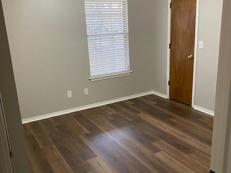 Guest bedroom #1