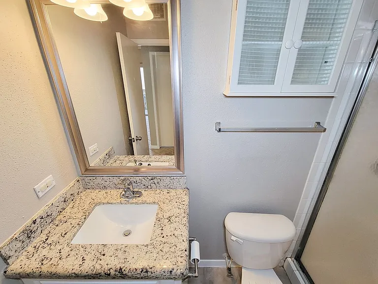 4041 Drake St #116 — Photo 24