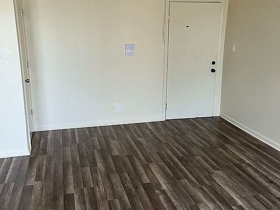 2nd image of 1605-1611 W 80th St #8000-304