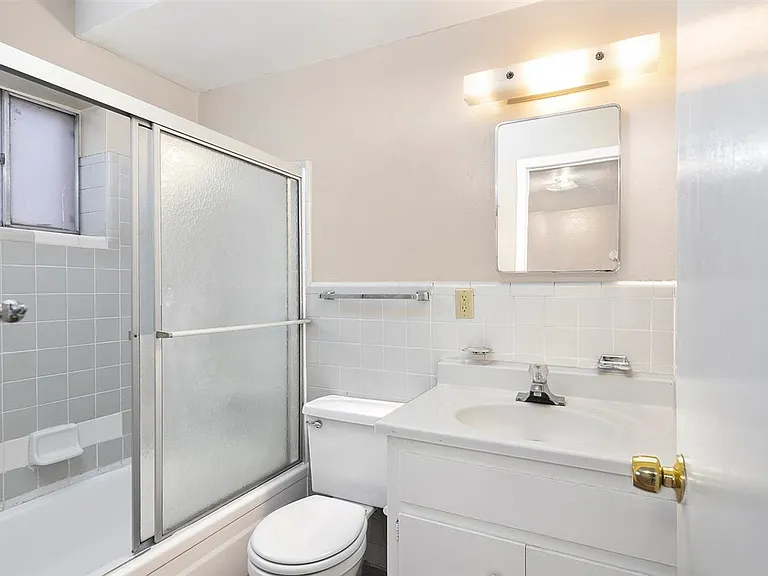Downing Apartments — Photo 7