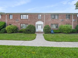 97 Troy Dr APT D, Springfield, NJ 07081