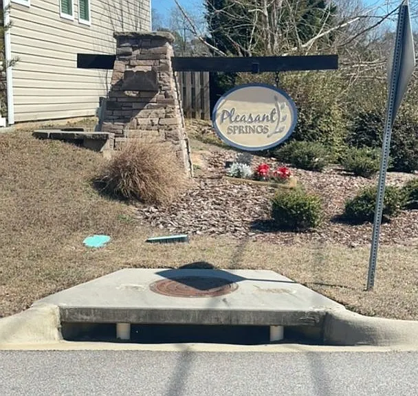 409 Hosea Ct — Photo 2