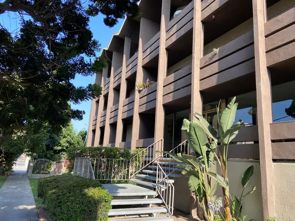 Hollywood Riviera, 5118 De Longpre Ave #305, Los Angeles, CA 90027