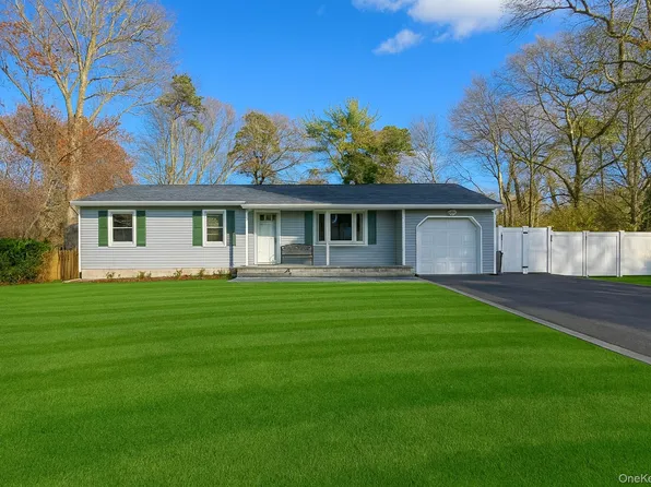 59 Westfield Road, Coram, NY 11727