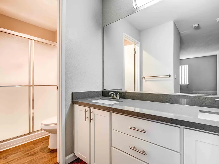 Terra House Apartments — Photo 12