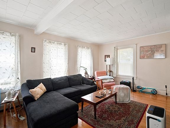 4th image of 33-37 Cottage St