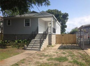 2525 Robert E Lee Blvd, New Orleans, LA 70122